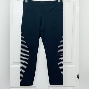 Nike DriFit Power Epic Run Crop Tight Size X-Small